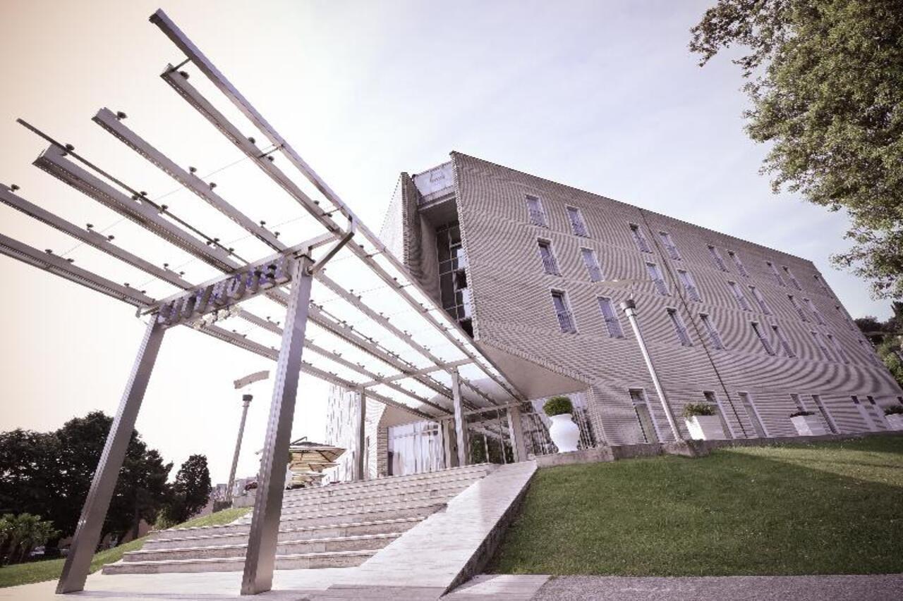 City Hotel Podgorica Eksteriør bilde