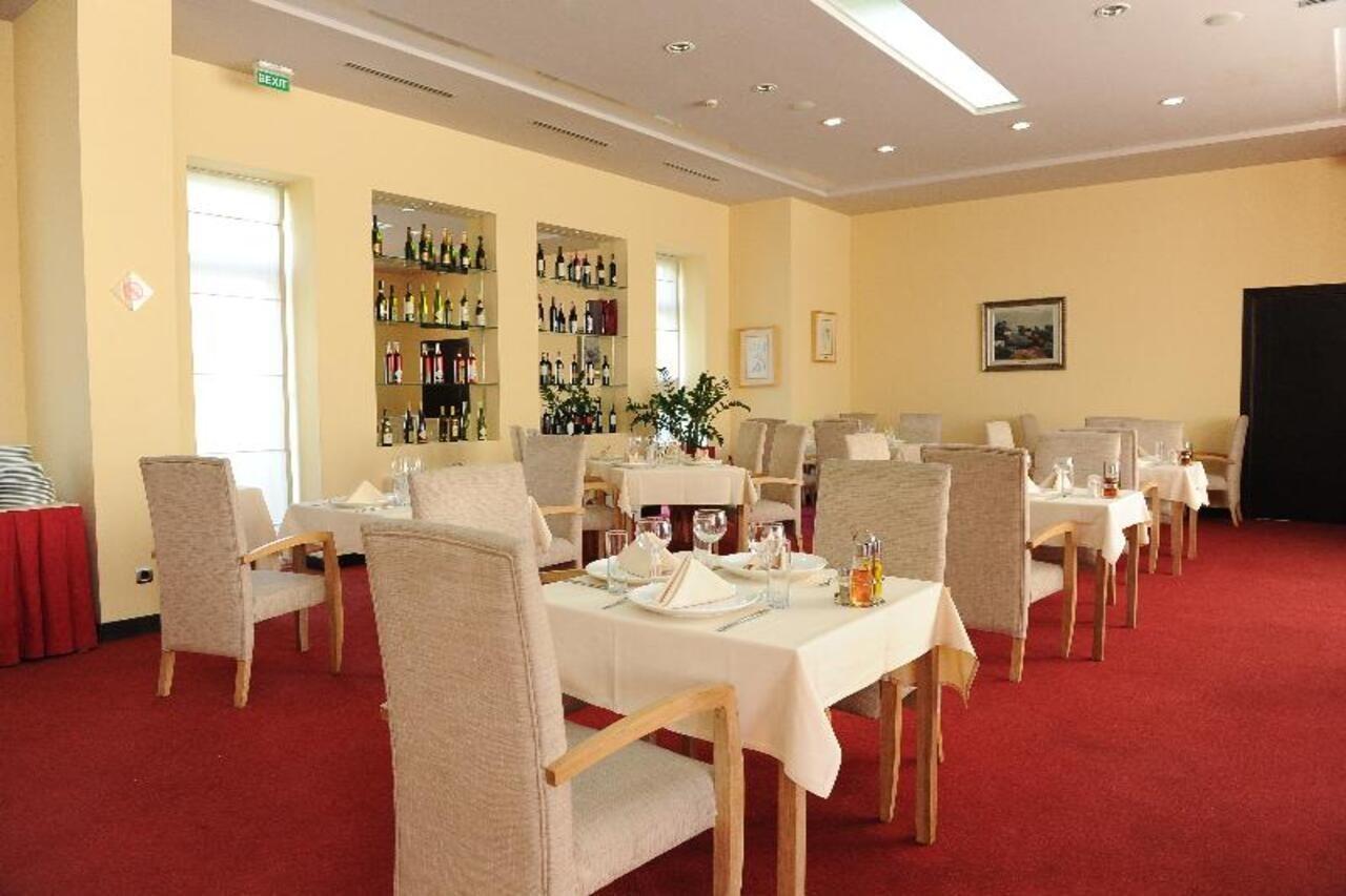 City Hotel Podgorica Eksteriør bilde