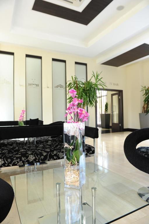 City Hotel Podgorica Eksteriør bilde