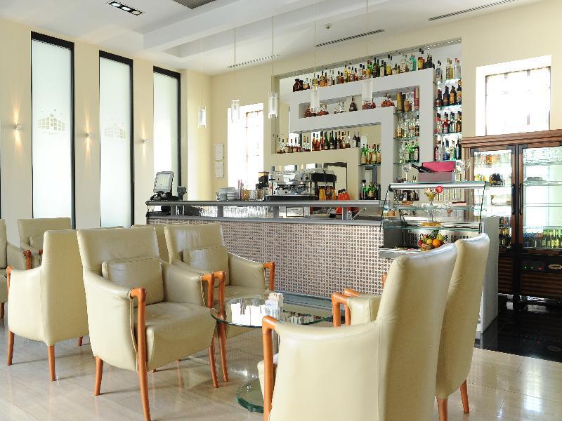City Hotel Podgorica Eksteriør bilde