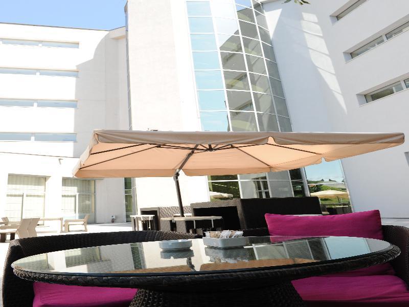 City Hotel Podgorica Eksteriør bilde