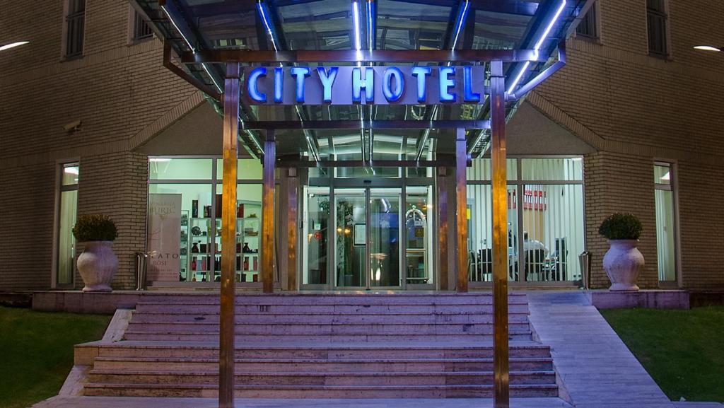 City Hotel Podgorica Eksteriør bilde