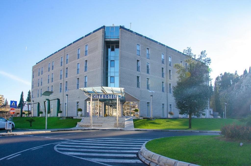City Hotel Podgorica Eksteriør bilde